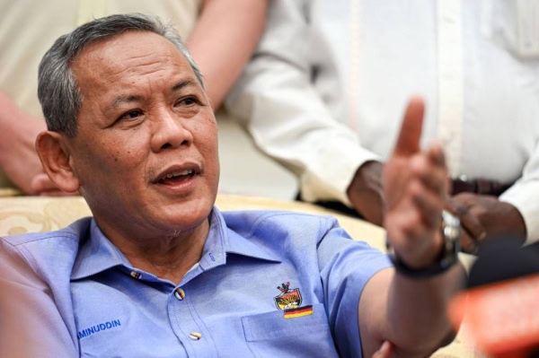 Image from: “Nasihat Tuanku Muhriz…”- Aminuddin tegas teruskan pentadbiran seperti biasa, selesaikan masalah rakyat