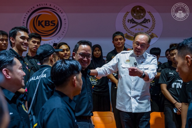 Image from: PM Anwar peruntuk RM2 juta! Mahu sepak takraw diperluas & dimartabat sebagai sukan warisan