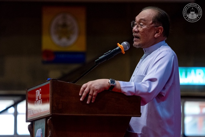 Image from: Minyak kita terlalu murah, Malaysia satu-satunya negara ASEAN tak catu bekalan bahan api – PM Anwar