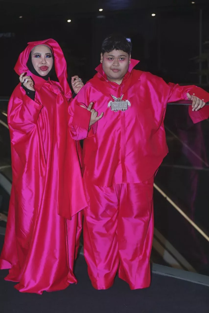 Image from: Tak izin berbaik semula, Cik B marah Iqbal Zulkefli tegur DSV – “Dengar nama dia pun dah serabut!”