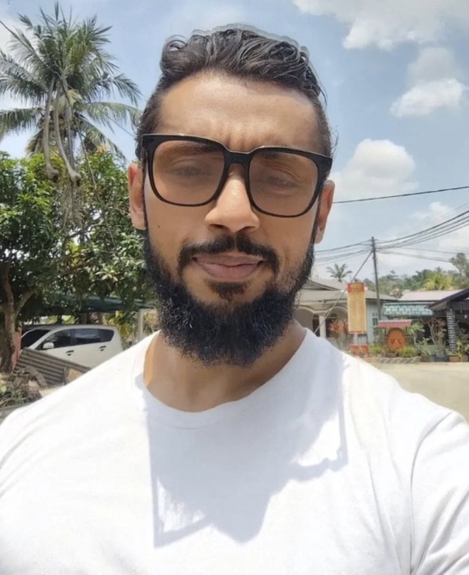 Image from: Tareq Fit persoal agama Kak KM, tegur konten tayang aurat – “Suami kau dayus!”