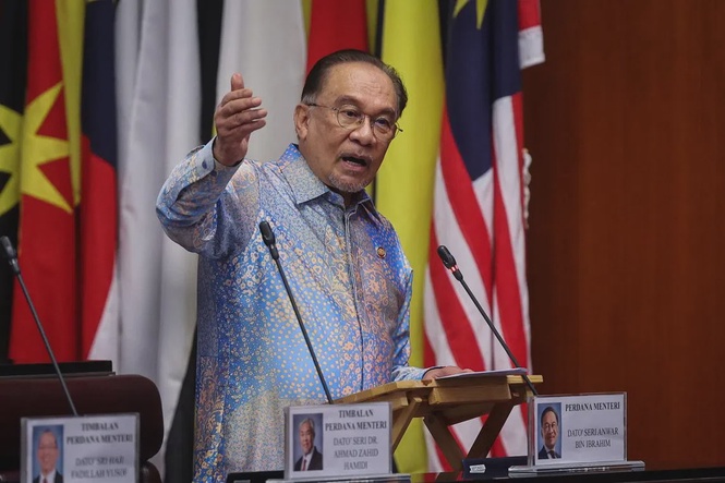 Image from: Stok diesel makin kritikal, pergerakan ahli Kabinet mungkin dihadkan – PM Anwar