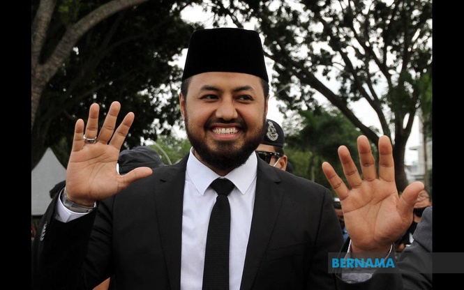 Image from: Cemar reputasi saya! Tuduhan curi, cuci wang berbilion ringgit fitnah jahat – Farhash