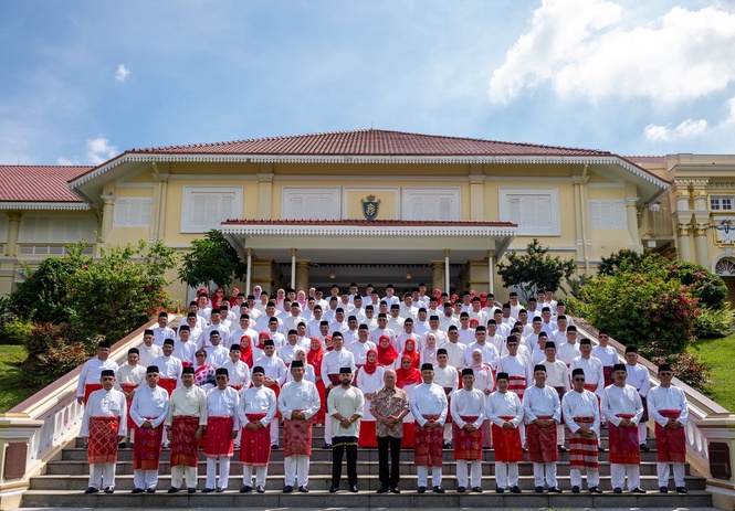 Image from: Isu PRN Johor tak dibincangkan dalam pertemuan bersama Agong, Tunku Ismail – Ahmad Zahid