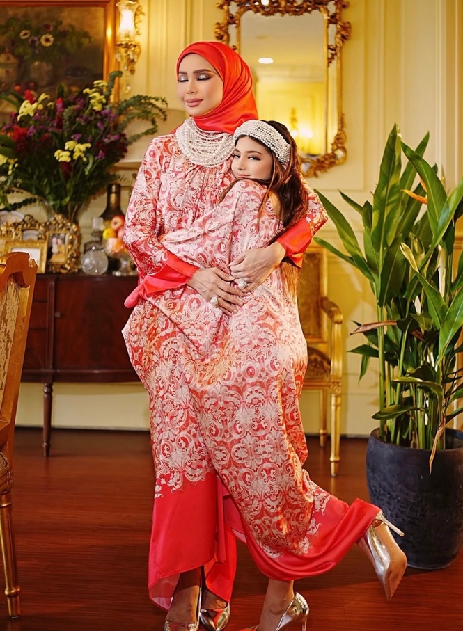 Image from: Tak ke mana jadi pelakon, Che Ta enggan anak ceburi industri seni – “Nak Aaisyah jadi ustazah”