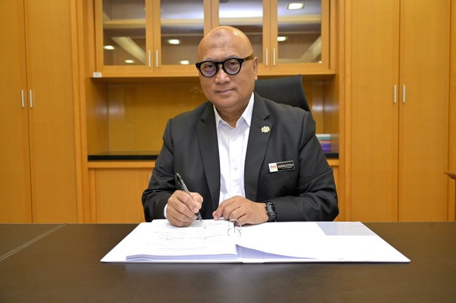 Image from: Aminuddin Hassim dilantik KSU baharu KPT, mulakan tugas hari ini