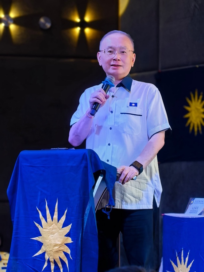 Image from: Tolak DAP bukan rasis. DAP bukan kaum, ia parti politik -Presiden MCA