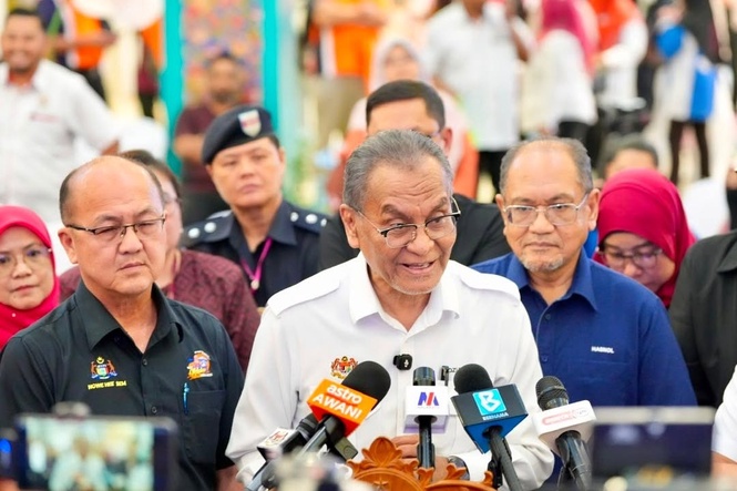 Image from: KKM beri jaminan! Tiada fasiliti kesihatan ditutup termasuk Hospital Segamat -Dzulkefly