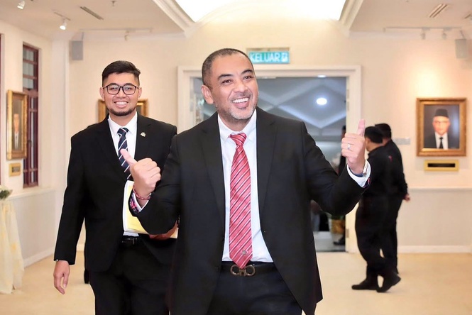 Image from: DAPSY cuba serang isu banjir? Tak menjadi! Ramai penduduk Cina pertahan YB Helmy