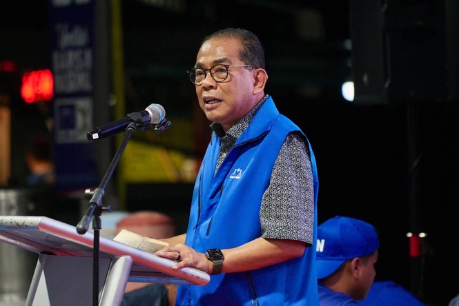 Image from: Pelantikan menteri hak PM, tapi kalau orang tak suka buat apa tunggu – Khaled Nordin