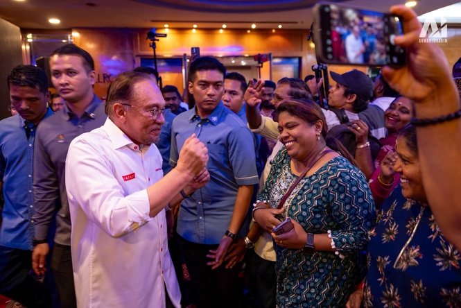 Image from: “PM juga manusia biasa, tak sempurna” – Pernah sebut ‘kuil haram’, Anwar mohon maaf kepada masyarakat India