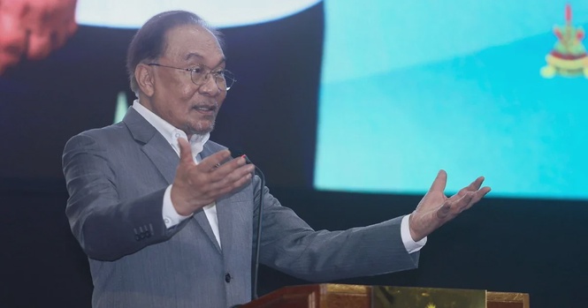 Image from: Tegas demi negara! PM Anwar mohon maaf kepada penjawat awam jika nada teguran kedengaran keras