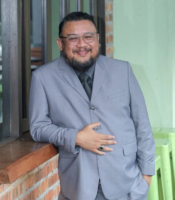 Image from: Rosmah saman Harith Iskander: Orang kita ini cepat terasa, sukar terima gurauan pelawak – Afdlin Shauki