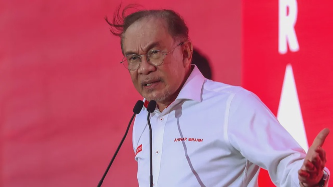 Image from: Rakyat Johor perlukan wakil rakyat yang cerdik, berani -PM Anwar