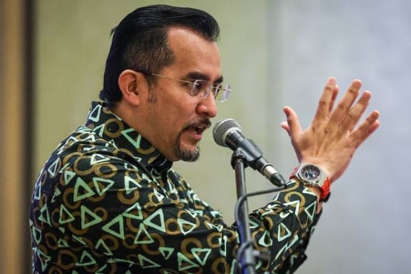Image from: Bahan mentah dewan makan MRSM, kolej MARA wajib daripada usahawan bumiputera -Asyraf