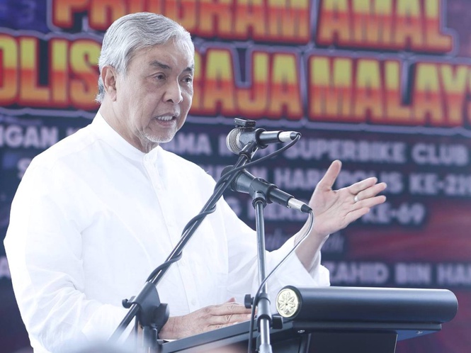 Image from: FELDA rugi RM9 bilion? TPM Zahid mahu pihak bertanggungjawab dibawa ke pengadilan