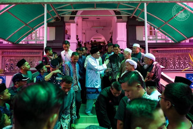 Image from: Peruntukan diberi kepada rakyat, sejak bila kita kena bagi Ahli Parlimen? – PM Anwar