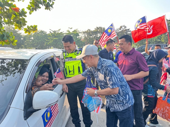 Image from: MKN beri amaran, jangan pasang Jalur Gemilang terbalik!