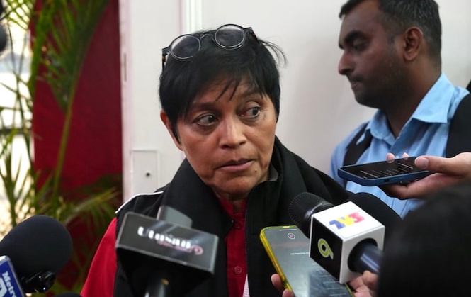 Image from: “Saya takda, saya pun tak tahu…”- Azalina nafi hadir mesyuarat penyingkiran Tuanku Muhriz