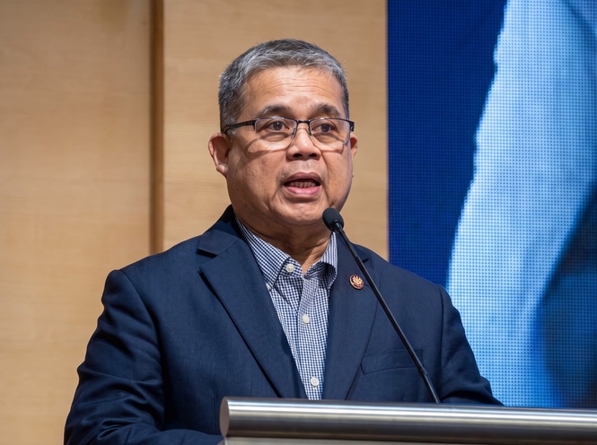 Image from: Kebebasan berkarya bukan lesen hina institusi Raja, Rukun Negara – Aaron Ago gesa siasatan segera