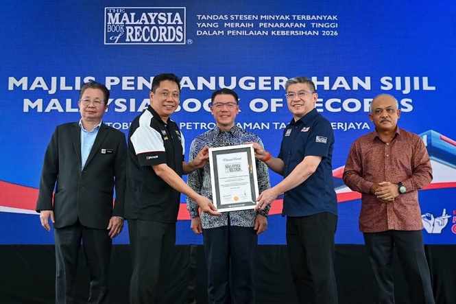Image from: Kor Ming tak kisah digelar ‘Menteri Tandas’ -“Janji rakyat nikmati kemudahan selesa”