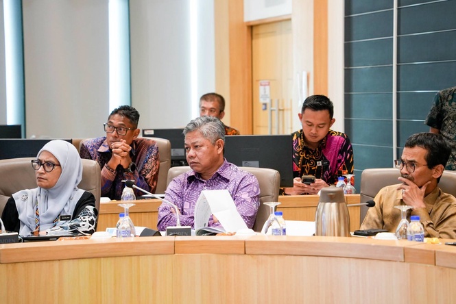 Image from: Hannah Yeoh puji 3 pegawai kanan, berani kata ‘tidak’ kepada seorang menteri