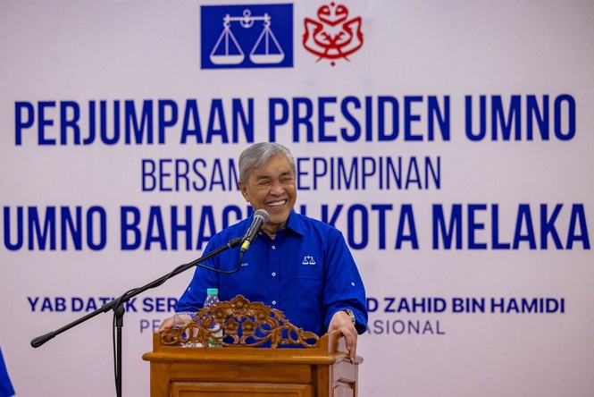 Image from: PRN Melaka: Dulu ‘alergik’ biru dan hijau, kini Zahid mahu BN-PN menang bersama