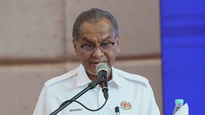 Menteri Kesihatan, Datuk Seri Dr Dzulkefly Ahmad menegaskan, kebajikan keluarga empat kakitangan KKM yang terkorban dalam tragedi berkenaan terus menjadi keutamaan Kerajaan MADANI. - Gambar fail/BERNAMA
