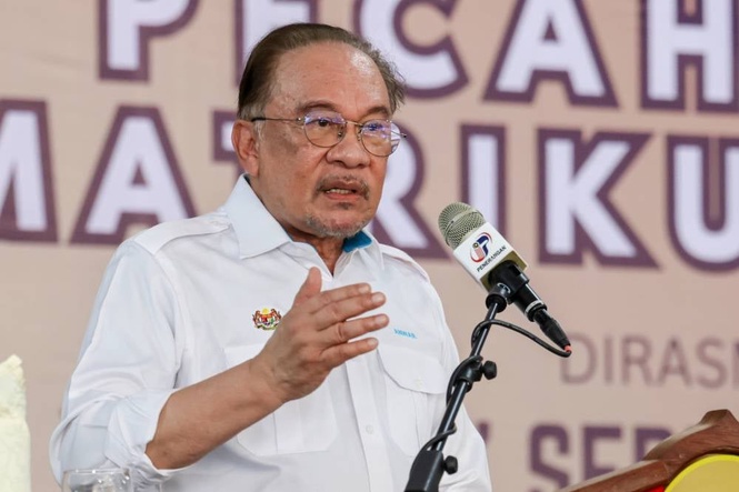 Image from: Anwar urges end to diesel supply controversy involving Philippines