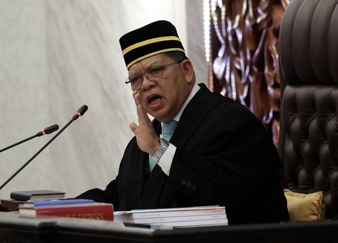 Image from: Speaker yet to be notified of Hamzah's resignation as opposition leader