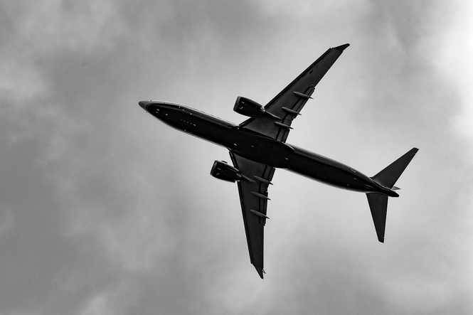 Image from: Passenger jumps off plane at Chennai airport