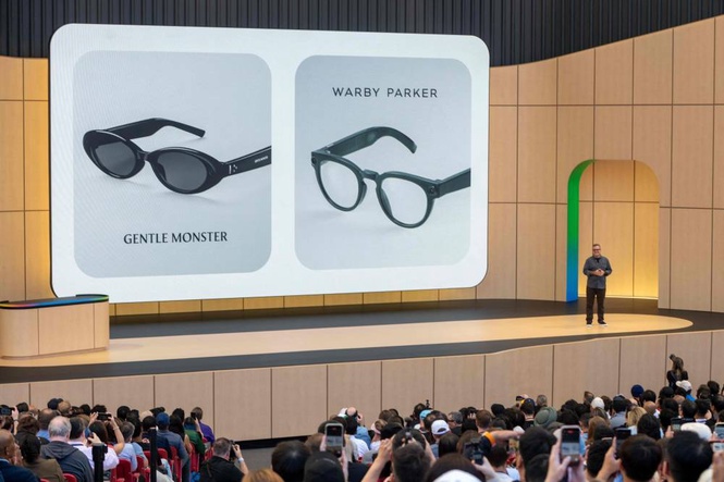 Image from: Google unveils smart glasses, taking on Meta