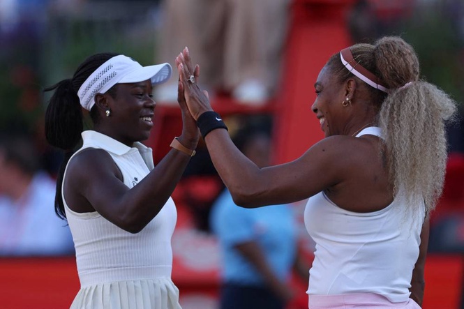 Image from: Serena Williams makes winning return at Queen's