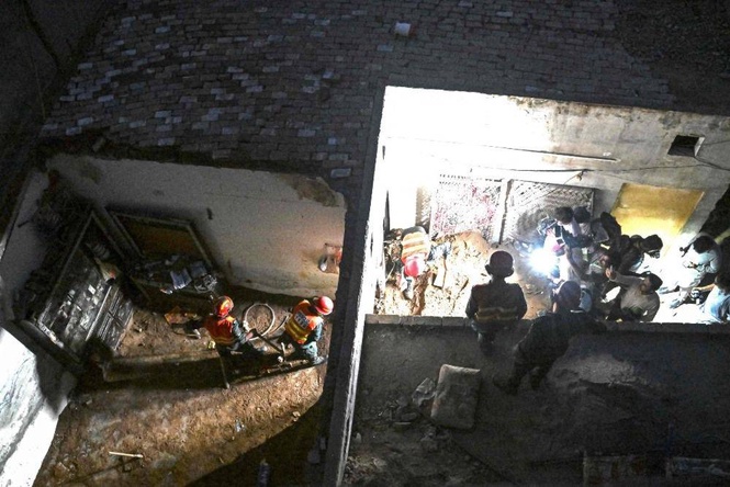 Image from: 14 students killed, five injured as tuition academy roof collapses
