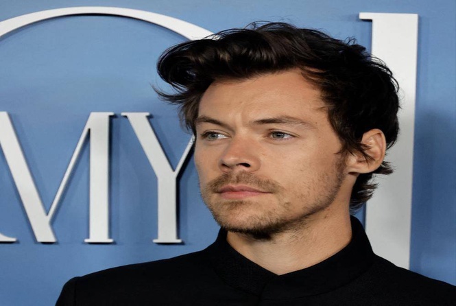Image from: Harry Styles recognised with Guinness World Record for Wembley Tour