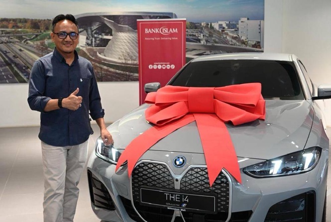 Image from: Long-term saving pays off as Bank Islam customer wins BMW i4 in Awfar 2026 Campaign