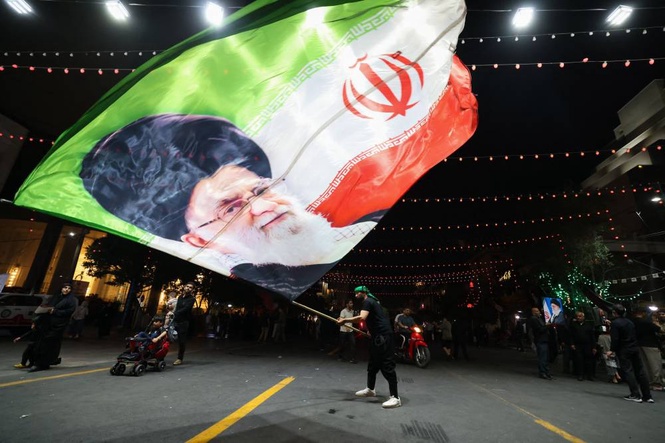 Image from: Iran buries martyred Leader Ayatollah Khamenei in Mashhad