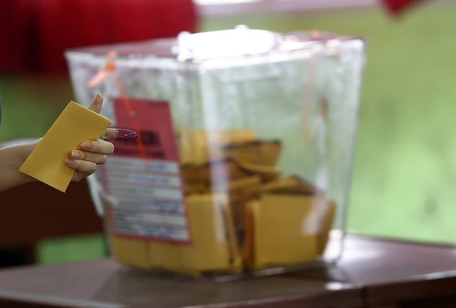 Image from: Johor polls: More than 40 per cent voter turnout as of 1pm