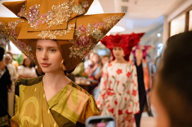 Image from: Royal Sembilan unveils flagship boutique at Bangsar Shopping Centre