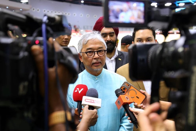 Image from: Pahang Sultan: Every inch of state land must be protected from illegal land clearing, encroachment