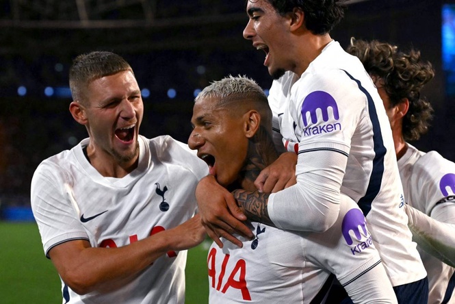 Image from: Richarlison, Tonali fire 10-man Spurs to 2-1 Sydney win over Chelsea