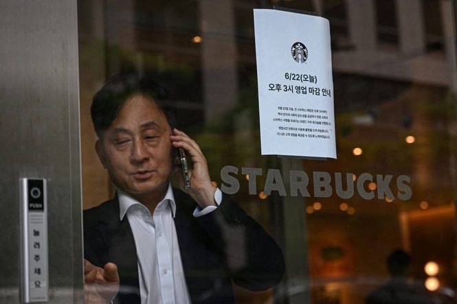 Image from: South Korea police raid Starbucks HQ over 'Tank Day' fiasco