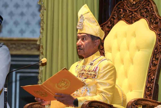 Image from: Sultan Mizan rests following successful medical treatment