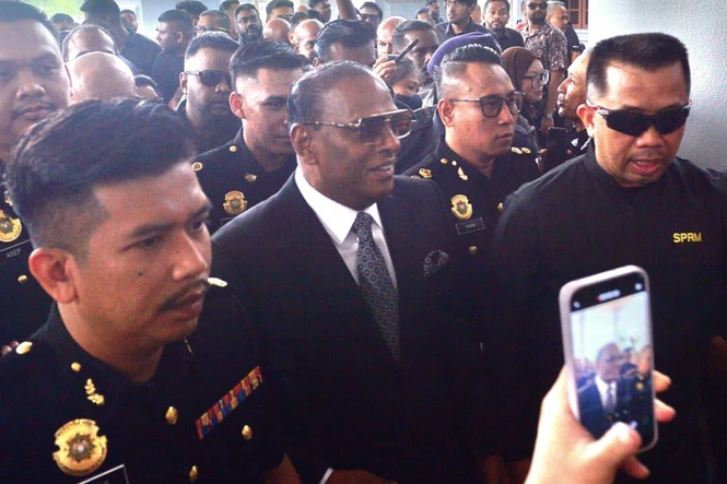Image from: Supporters gather at KL Court Complex as Saravanan faces charge