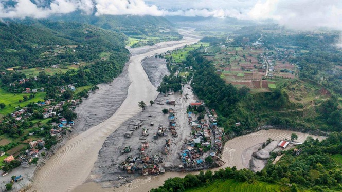 Image from: Rain could hamper rescue efforts after China-Nepal flash floods