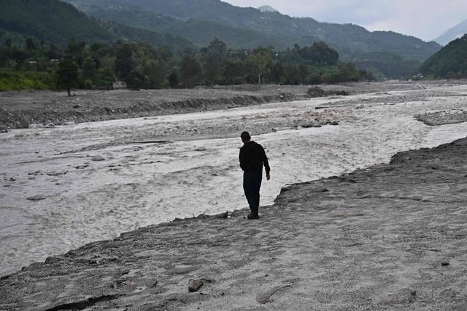 Image from: Nepal glacier saw exceptional heat before collapse caused deadly floods: Researcher