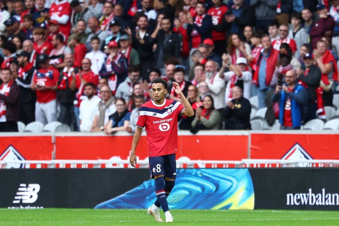Image from: Late Mbappe goal sends Lille top of Ligue 1