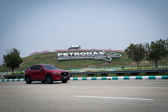 Image from: Bahrain GP in Malaysia: Sepang fires up for F1’s big return