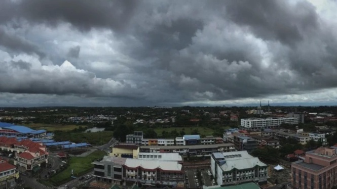 Ribut Petir, Hujan Lebat Diramal Landa Kebanyakan Negeri Hingga Malam Ini