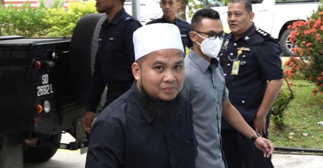 Kes Gangguan Seksual: Ebit Lew Diarah Bela Diri Atas 11 Pertuduhan